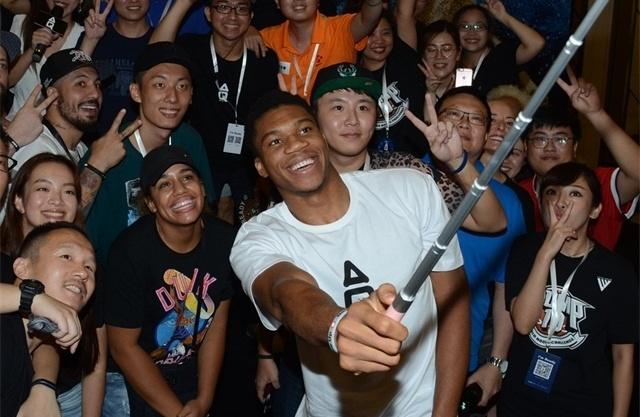 慢镜头：米兰、尤文和三家英超俱乐部对热苏斯感兴趣（慢镜头：米兰、尤文及三支英超球队有意热苏斯）