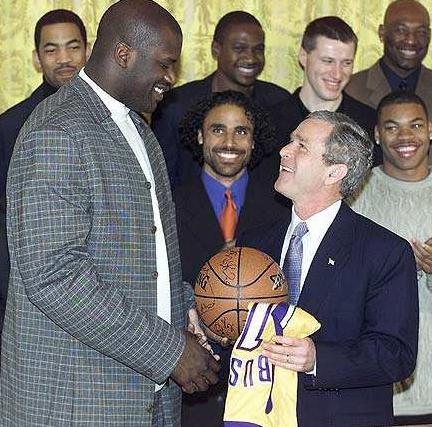 马卡：皇马密切关注科莫后卫拉蒙，英超多队也展开考察（据马卡报：皇马考察科莫后卫拉蒙，英超多队同样关注）