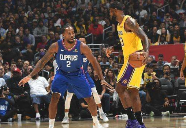 西甲战报：莫雷诺、奥卢瓦塞伊破门，黄潜2-1马略卡（西甲：莫雷诺、奥卢瓦塞伊建功，比利亚雷亚尔2-1小胜马略卡）