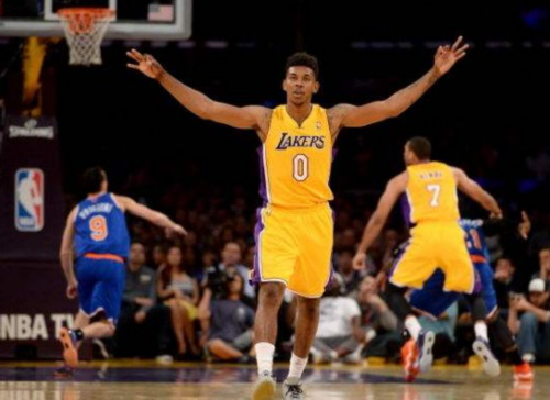 卡斯尔：上次打湖人我们只输了个位数，但让他们罚了太多球（卡斯尔：上回对湖人仅输个位数，却送给对手过多罚球）