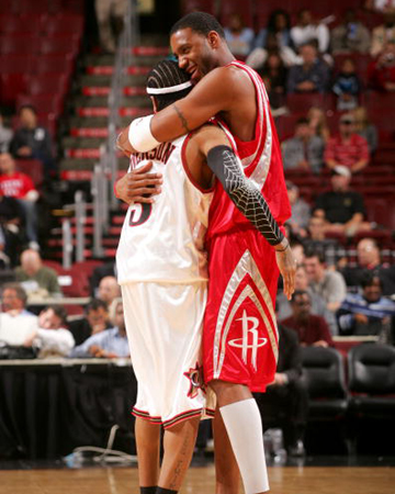 英超战报：罗杰斯双响，库尼亚破门难救主，维拉2-1曼联（英超焦点战：罗杰斯梅开二度，库尼亚破门难救主，阿斯顿维拉2-1力克曼联）