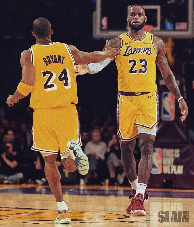 曼联英超赛场精彩抢断反击（曼联英超赛场断球后迅猛反击）