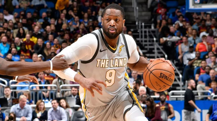 拉菲尼亚否认转会沙特传闻：不知道假新闻哪来的，真是无语（拉菲尼亚驳斥赴沙特传言：不知假消息从何而来，令人无语）